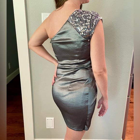 JESSICA McCLINTOCK Metallic One-Shoulder Dress - Picture 5 of 15
